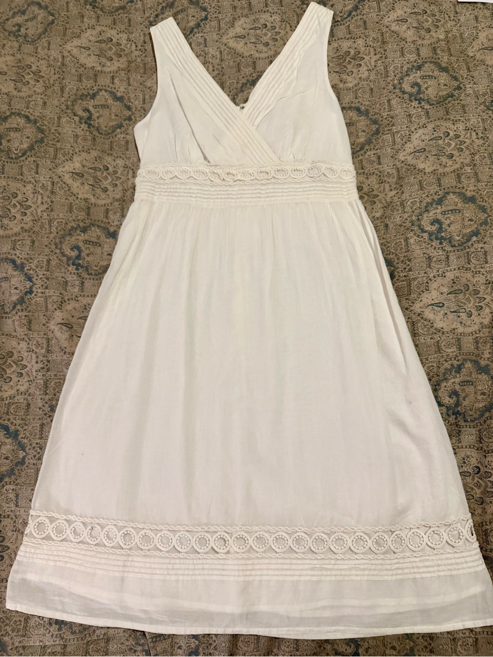Old Navy Off White Sleeveless V-Neck Midi Dress